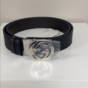 Men’s Gucci signature belt.  Used.  In great condition. Size 100-40. Reversible